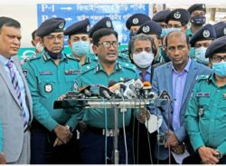 মাস্ক ছাড়া একজনও শহীদ মিনারে প্রবেশ করতে পারবে না:- ডিএমপি কমিশনার, শফিকুল ইসলাম।