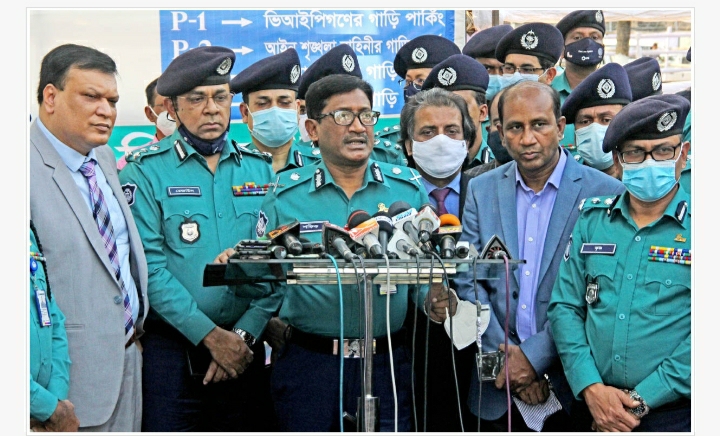 মাস্ক ছাড়া একজনও শহীদ মিনারে প্রবেশ করতে পারবে না:- ডিএমপি কমিশনার, শফিকুল ইসলাম।
