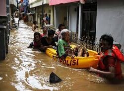 বন্যার কবলে ইন্দোনেশিয়ার রাজধানী, সরিয়ে নেওয়া হলো বহু মানুষ