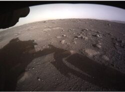 নাসার মহাকাশযান পারসিভারেন্স থেকে মঙ্গলের দর্শনীয় ছবি পাঠানো হলো