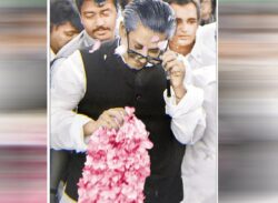 মা সায়েরা খাতুনের কোল আলোকিত করে আসেন এক উজ্জ্বল নক্ষত্র