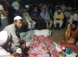 বাবার মৃত্যু দুই ছেলের মারামারি দেখে!!