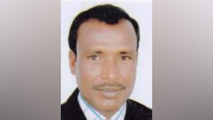 হিন্দু ধর্মাবলম্বীদের বাড়িতে হামলা