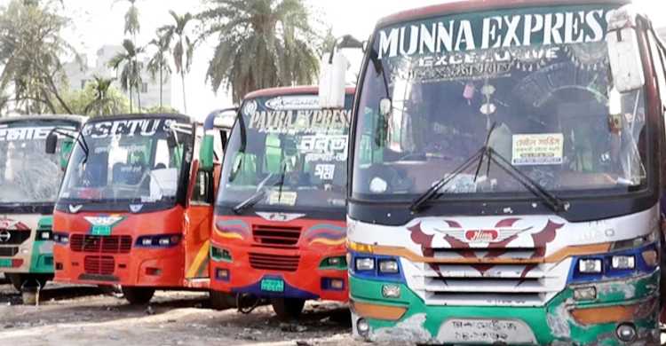 দ্বিতীয় দিনেও  রাজশাহীতে চলছে না যান, ভোগান্তিতে মানুষ।