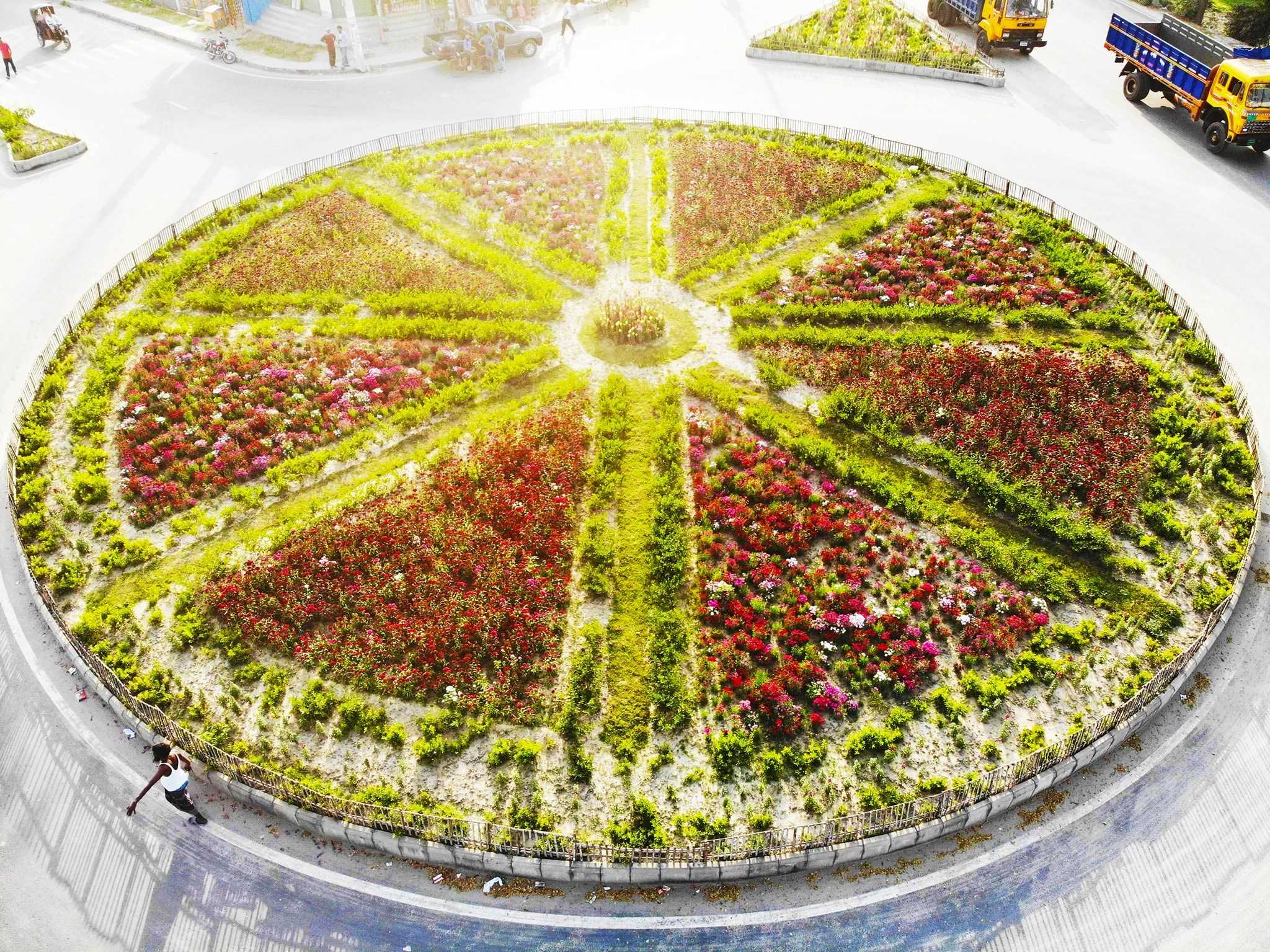 রূপে রূপবতী এক নগর !