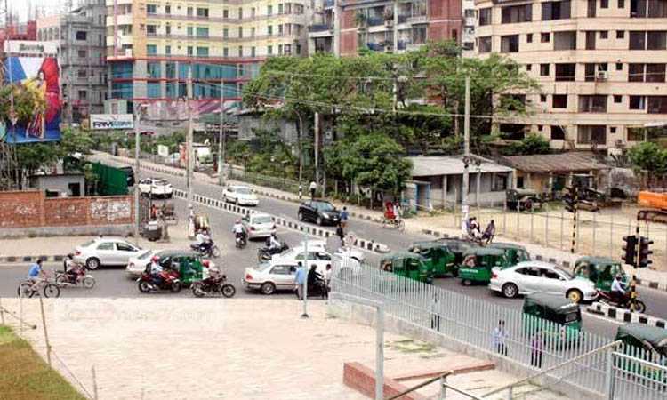 ঢিলেঢালা ভাবে  হরতাল রাজধানীতে