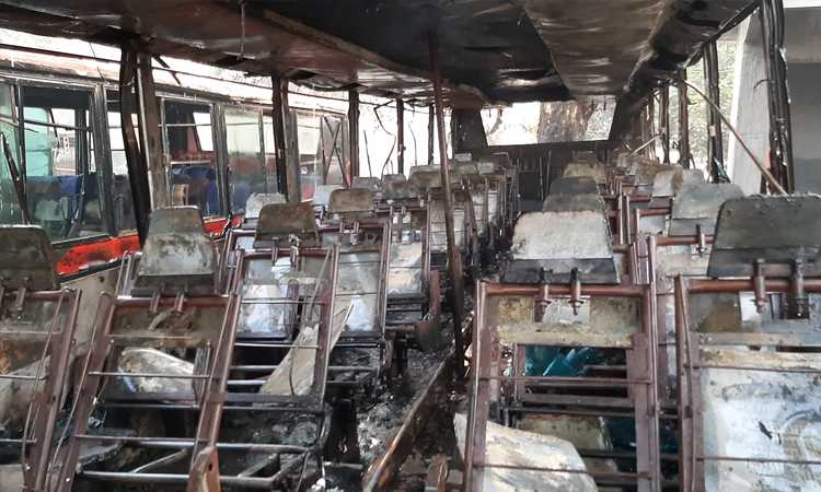 হরতালে রাজশাহীতে বিআরটিসির দুটি বাসে আগুন