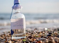 ‘উপকূলীয় টাটকা বাতাস’ এক শিশির দাম ৯ হাজার টাকা!