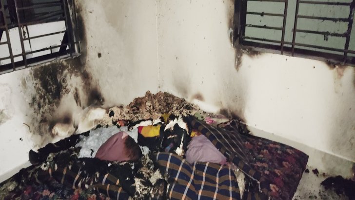 হঠাৎ গ্যাসের লিকেজ থেকে বিস্ফোরণে শিশুসহ দগ্ধ