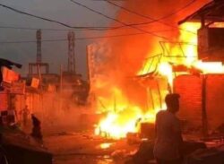 লক্ষ্মীপুরের রামগতিতে আগুনে পুড়েছে ৩০ দোকান কোটি টাকার ক্ষয়ক্ষতি