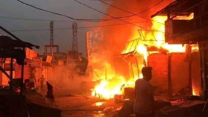 লক্ষ্মীপুরের রামগতিতে আগুনে পুড়েছে ৩০ দোকান কোটি টাকার ক্ষয়ক্ষতি