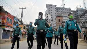 করোনা সংক্রমণ রোধে আজ থেকে মাঠে নামছে পুলিশ