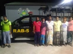 র‍্যাবের  অভিযানে চাঁপাইনবাবগঞ্জে ৮ জুয়াড়ি আটক।