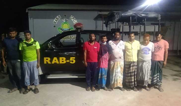 র‍্যাবের  অভিযানে চাঁপাইনবাবগঞ্জে ৮ জুয়াড়ি আটক।