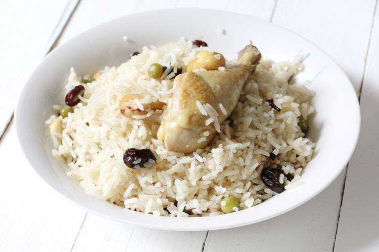 ইসরাত জাহান কনিকার “স্পেশাল চিকেন আখনি পোলাও”