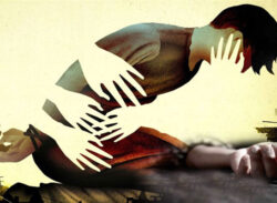 প্রায়ই হেনস্থা প্রতিবেশী চারজন নারী