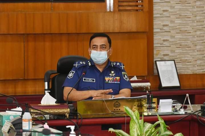 করোনা সংক্রমণ রোধে মাস্ক পরিধানসহ স্বাস্থ্য সুরক্ষা মেনে কেনাকাটা নি‌শ্চিত করার আহবান,- বেনজীর আহমেদ বিপিএম।