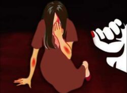 দেহব্যবসায় ঝুঁকছেন করোনায় কর্মহীন শিক্ষার্থীরা।