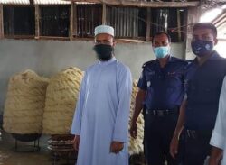 ভোলার লালমোহনে অস্বাস্থ্যকর পরিবেশে খাবার প্যাকেটকরণের কারণে ৫২০০ টাকা অর্থদন্ড দেন ভ্রাম্যমান আদালত