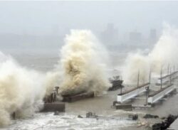 ভারতে ঘূর্ণিঝড় টাউটির আঘাতে নিহত ১২, নিখোঁজ ১২৭