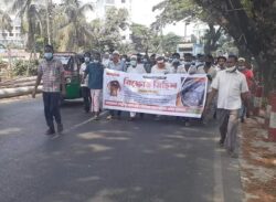 লক্ষ্মীপুরে বাস চালুসহ তিন দফা দাবিতে পরিবহন শ্রমিকদের বিক্ষোভ।