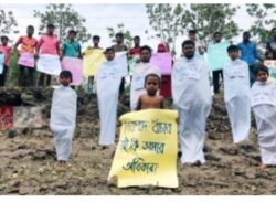 কাফনের কাপড় পরে টেকসই বেড়িবাঁধ নির্মাণের দাবি জানিয়ে অবস্থান কর্মসূচিতে অংশ নেওয়া দুই যুবককে মারধরের অভিযোগ উঠেছে এক ইউপি চেয়ারম্যান ও পানি উন্নয়ন বোর্ডের উপসহকারী প্রকৌশলী বিরুদ্ধে।