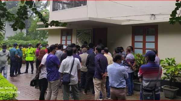 রাজশাহীর প্রশাসন ভবন ও ভিসির বাসভবনে তালা!