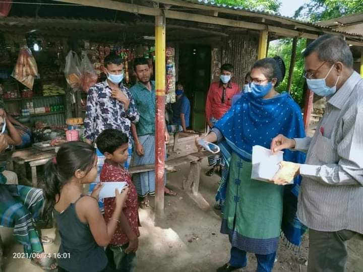 লক্ষ্মীপুরের রায়পুরে স্বাস্থ্য বিধি না মানায় ২৪ জনকে জরিমানা