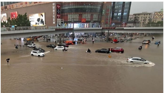 চীনে ভয়াবহ বন্যা: দুর্গত এলাকা থেকে ১ লাখ ৬০ হাজার মানুষ উদ্ধার