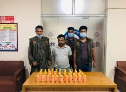 কক্সবাজারে মোটরসাইকেলের তেলের ট্যাঙ্কিতে ২৫ হাজার ইয়াবাসহ পাচারকারী আটক