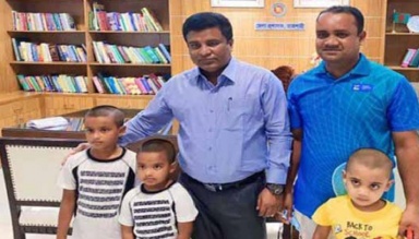 কনিষ্ঠ সাঁতারু রাজশাহীর সারা-সাবা