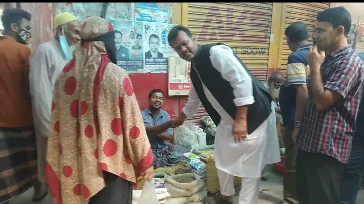 কাশিয়ানী উপজেলা আওয়ামী লীগ কর্তৃক মনোনীত চেয়ারম্যান পদে নৌকা মার্কায় ভোট চাইলেন মশিউর রহমান খান। 