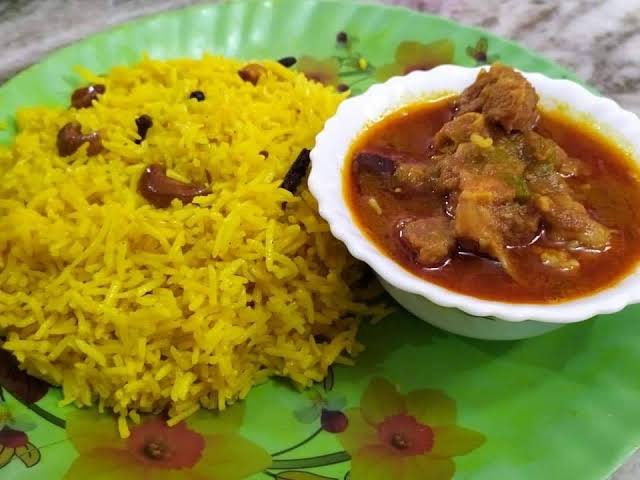 ছুটির দিনে পাতে থাক দুর্দান্ত স্বাদের বাসন্তী পোলাও ও মটন কষা, শিখে নিন খুবই সহজ রেসিপি।