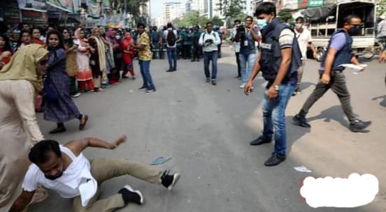 রাজধানীর নয়াপল্টনে পুলিশের সঙ্গে বিএনপি নেতাকর্মীদের সংঘর্ষ!!