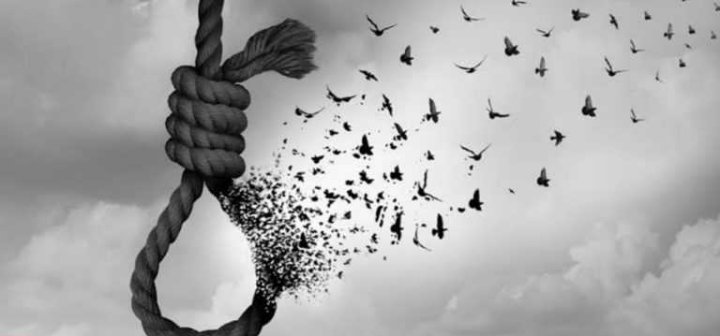 কলেজের ভর্তির টাকা না পেয়ে মেধাবী ছাত্রীর আত্মহত্যা