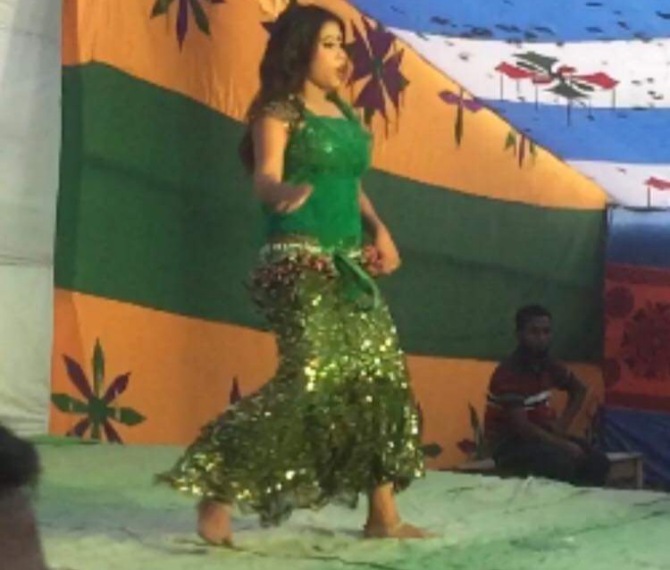 বঙ্গবন্ধুর জন্মদিন ও জাতীয় শিশু দিবসেও গোপালপুর মেলায় চলছে অশ্লীল নৃত্য।