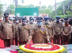 মহান স্বাধীনতা দিবসে জাতির শ্রেষ্ঠ সন্তানদের প্রতি ভোলা জেলা পুলিশ সুপারের শ্রদ্ধা নিবেদন।
