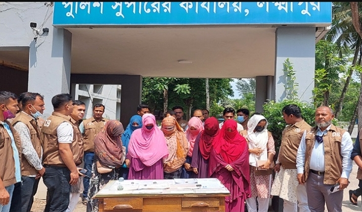 লক্ষ্মীপুরে প্রাথমিক সহকারি শিক্ষক নিয়োগ পরীক্ষায় ভুয়া প্রশ্নপত্র, প্রতারণার ফাঁদ, গ্রেফতার-১৩