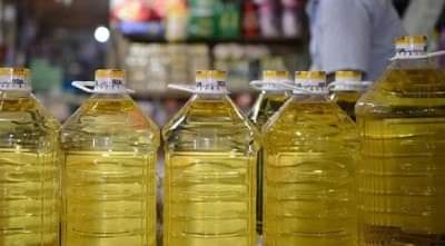 রাজধানীর যাত্রাবাড়ী এলাকায় অবৈধ ৭৫ ব্যারেল তেল মজুদ, ৩ প্রতিষ্ঠানকে জরিমানা।