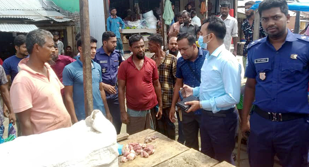 কলাপাড়ায় পঁচা গরুর মাংস বিক্রির দায়ে ব্যবসায়ীকে জরিমানা।।