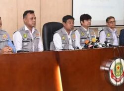 অত্যাধুনিক পোশাকে গোয়েন্দা পুলিশ (ডিবি)