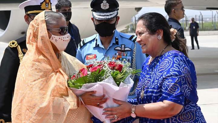 ভারতের প্রধানমন্ত্রীর আমন্ত্রণে দিল্লি পৌঁছেছেন প্রধানমন্ত্রী