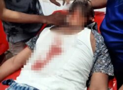লক্ষ্মীপুরের চন্দ্রগঞ্জে শওকত নাম এক ব্যক্তির গলা কেটে দিল দুর্বৃত্তরা
