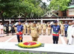 বঙ্গবন্ধুর সমাধিতে আইজিপির শ্রদ্ধা