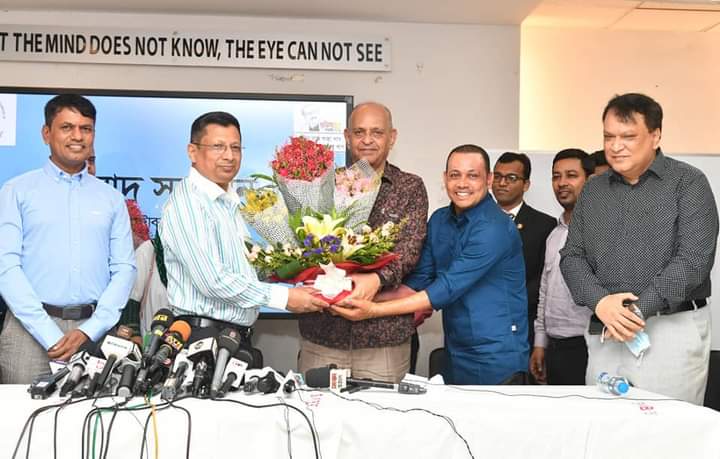 সুস্থ্য হওয়ায় কৌতুক অভিনেতা রনিকে শুভেচ্ছা জানালেন আইজিপি