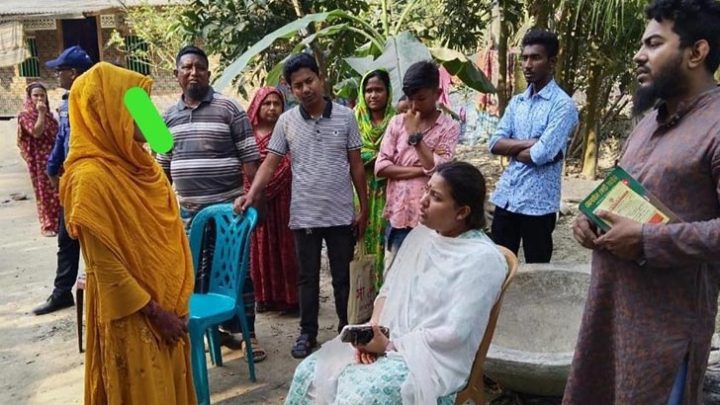 বরগুনায় দশম শ্রেণির ছাত্রীকে বাল্য বিয়ে দেয়ার সময় কনের বাড়িতে ইউএনও উপস্থিত, বাবাকে জরিমানা!