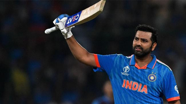 পাকিস্তানকে রোহিত: দাড়াতেই দেয়নি।