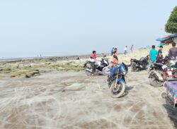 রাজনৈতিক অস্থিরতায় চরম সংকটে পর্যটন নগরী কুয়াকাটার ব্যাবসায়ীরা।