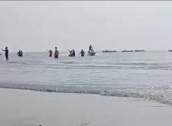 কুয়াকাটা সংলগ্ন এলাকার আকাশ মেঘাচ্ছন্ন, পায়রা বন্দরে ২ নম্বর সর্তক সংকেত।