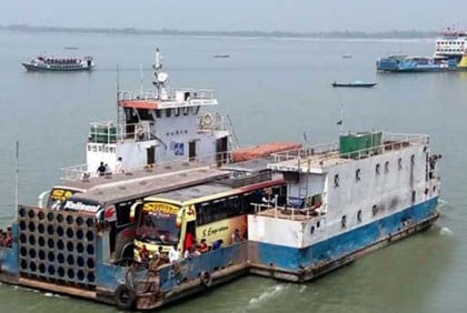 পাটুরিয়া-দৌলতদিয়া নৌরুটে ফেরি চলাচল শুরু